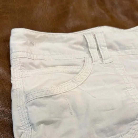 American Eagle Outfitters Women's White Jean Shorts - Picture 10 of 10